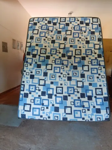 Vendo cama box só a base 100 reais