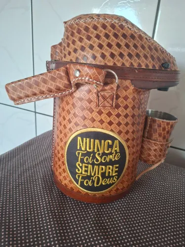 Garrafa Térmica para Terere encapada em couro fone 65 9 *
