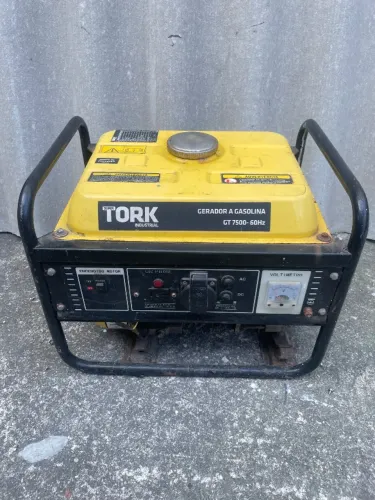 Gerador a Gasolina Super Tork GT 7500 - 1,5kW / 220V