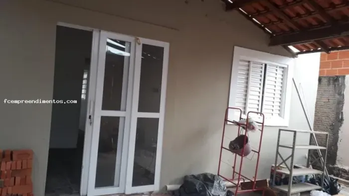Sobrado para Venda em Limeira, Parque Residencial Abílio Pedro, 5 dormitórios, 2 banheiros