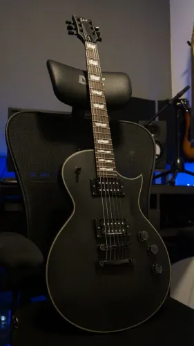 Guitarra LTD EC-256 (Caps Seymour Ducan JB&59)