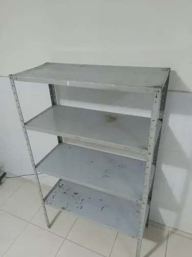 PRATELEIRA EM AÇO 