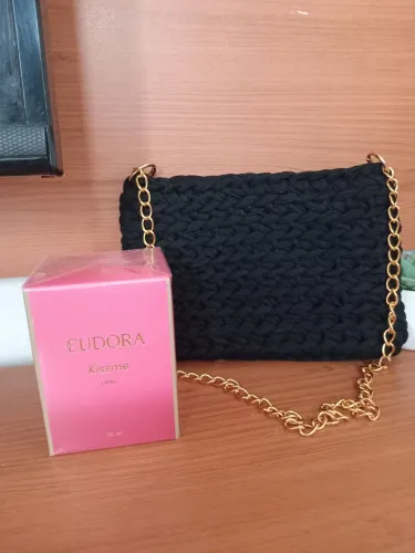 Kit Bolsa crochê + Colônia Eudora