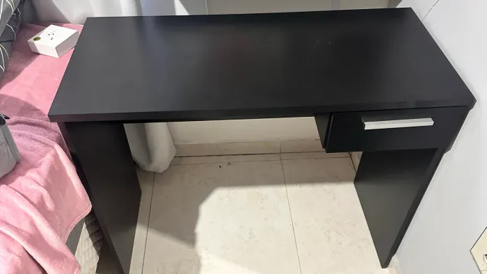 Escrivaninha preta 