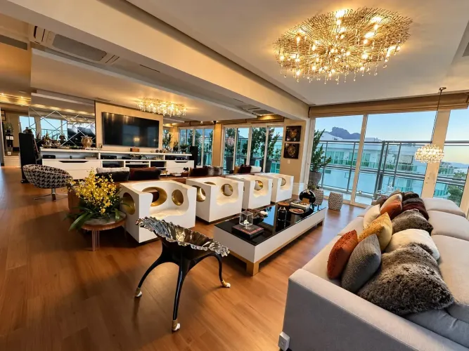 Cobertura Linear com 4 Suítes | Barra da Tijuca | 800m²