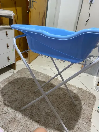 Banheira de bebê e suporte