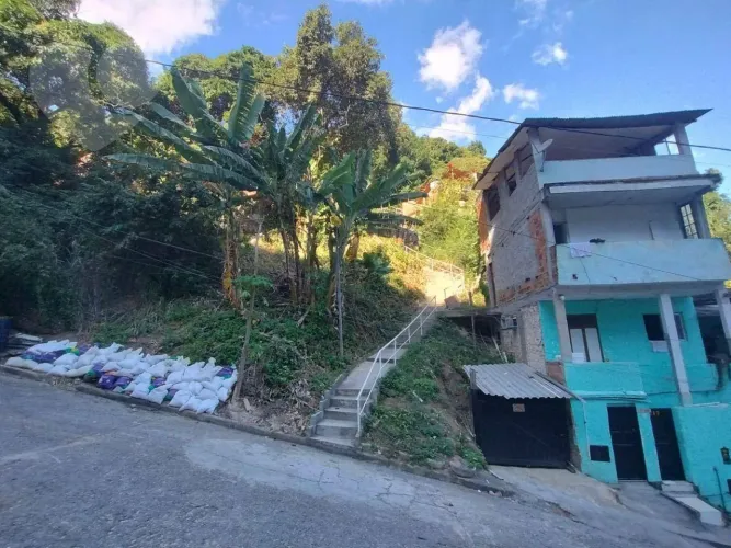 TERRENO 629 m² BAIRRO PÉ PEQUENO