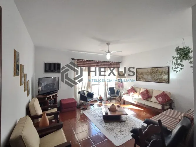 Apartamento com varanda na Praia da Enseada, Guaruja