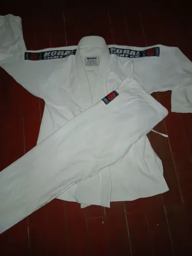 Kimono koral combate