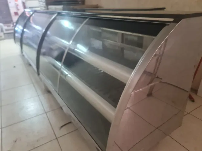 Balcao refrigerado de 4.50 de comprimento em inox com lado quente 