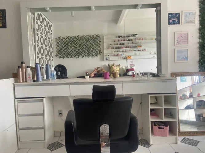Vendo mobiliário para salão de beleza 