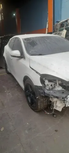 SUCATA VOLVO V40 T4 DYNAMIC 2013/2014 (RETIRADA DE PEÇAS)