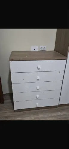 Guarda roupa infantil com cômoda 