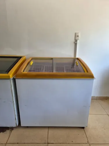 Freezer Expositor Ártico Metal Show 320L - R$ 1.499
