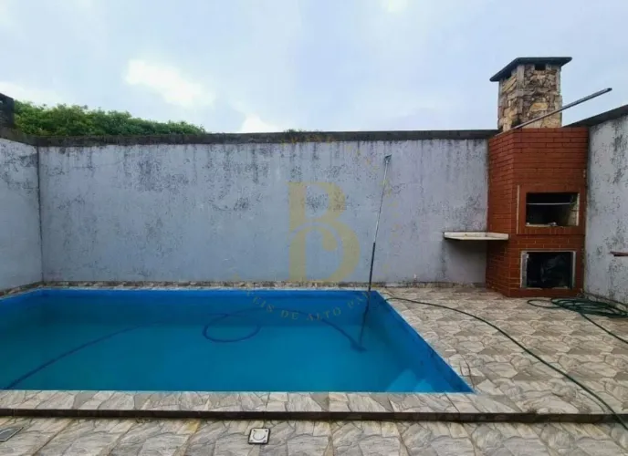 Casa à Venda no Jardim Colombo com 274m², 3 Quartos, 1 Suíte e 3 Vagas
