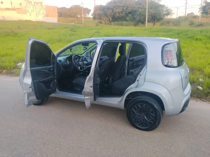 Fiat Uno Attractive 1.0 EVO Fire Flex 8V 5P 2016
