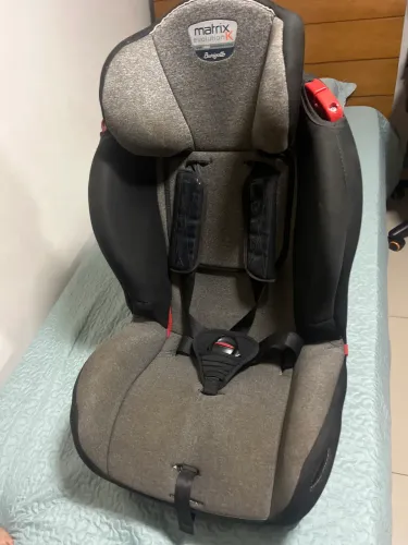 Vendo Cadeira veicular para criança