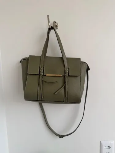 Bolsa Arezzo Couro Verde Oliva com Alça Transversal - Original