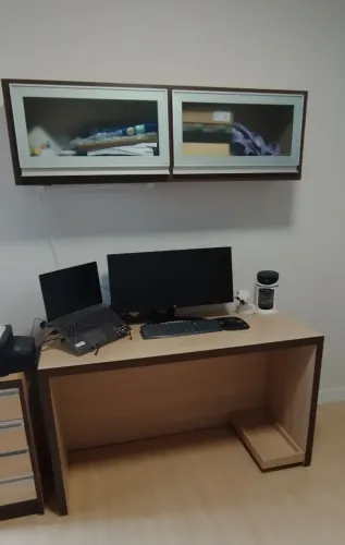 Conjunto para escritório - mesa e móvel aéreo 