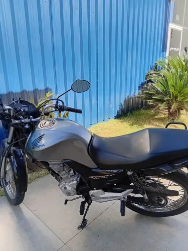 Moto em ótimo estado de conservação 