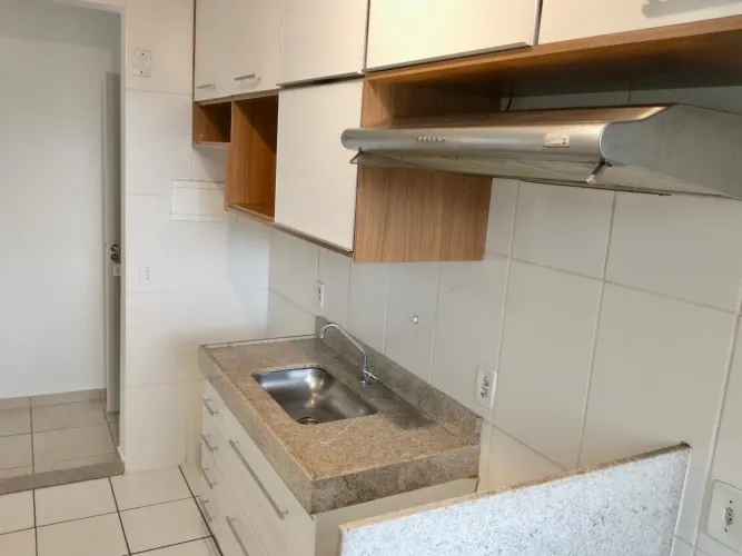 Apartamento Negrão de Lima - 2Q com Garagem