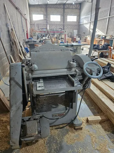 Desengrosso 3 faces 60 cm Omil máquina em uso