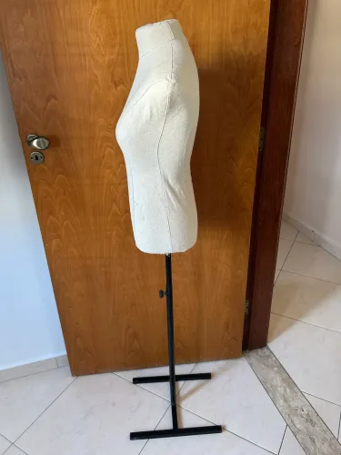 Manequim de costura com base 