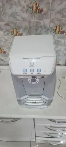 Vendo este bebedouro eletrônico 
