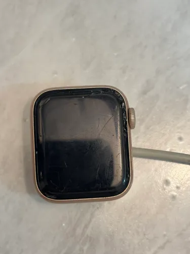 Apple Watch 5 com defeito