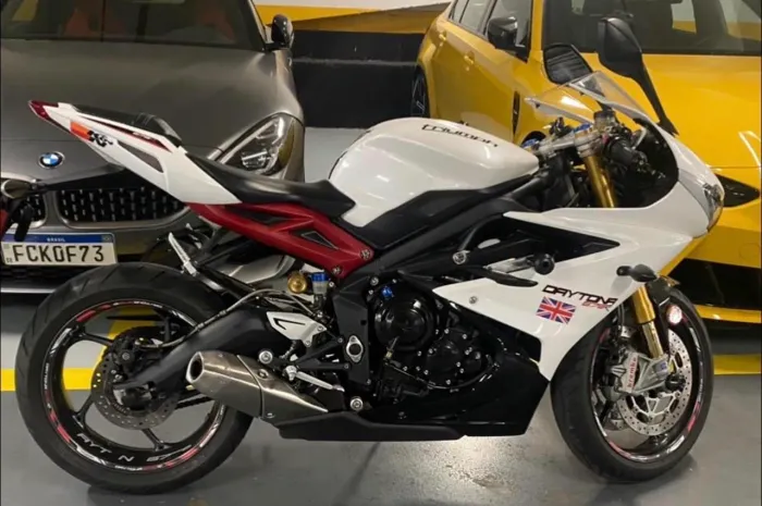 Triumph Daytona 675r 20km originais