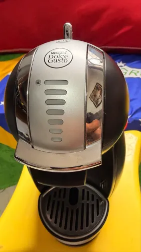Cafeteira Nescafé Dolce Gusto Genio Automática