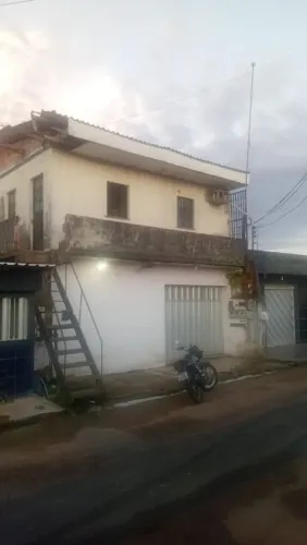 Vende-se casa bem localizada