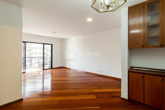 Venda e Locação · 4 dormitórios no Cond Diamond Place