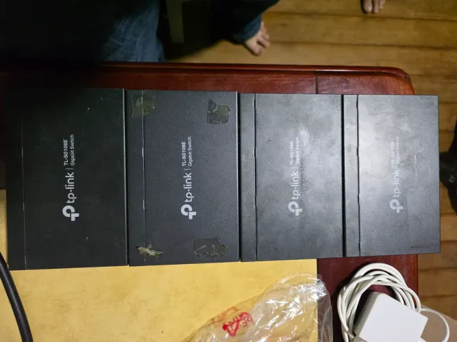 Lote de Switches TP-Link e Roteadores Intelbras - Funcionando