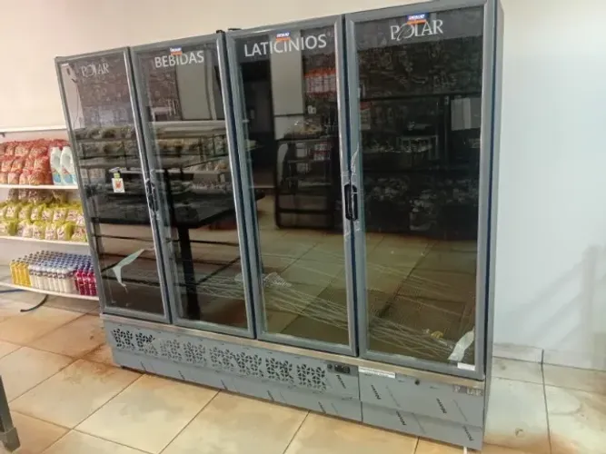 EXPOSITOR VERT. 2.30M 4 PORTAS NOVO