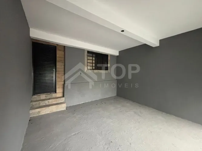 Casa Padrão à Venda em São Carlos - Cidade Aracy