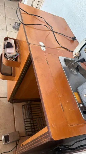 Máquina de costura doméstica zigzag motorizada costura com duas agulhas , sem defeito
