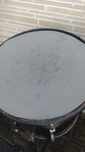 Vendo uma bateria acústico