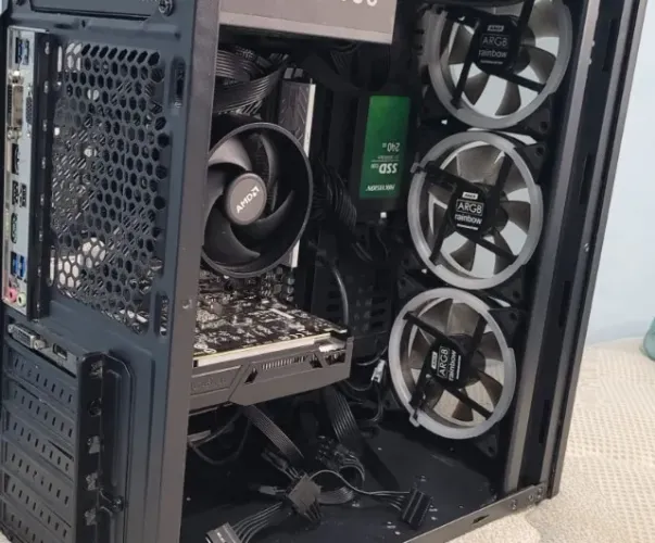 PC Gamer Ryzen 5 4600G | GTX 1050 Ti 4GB | 8GB RAM | SSD 240GB