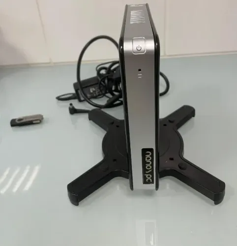 Computador Nano Kmex HS-018G-Intel Celeron Dual Core J1800 2.41 GHz - 4GB RAM - SSD 120 GB