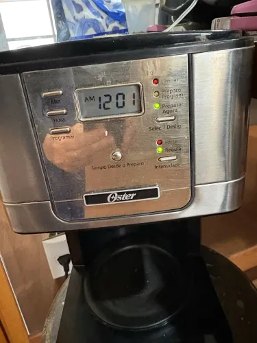 Cafeteira oster programável 