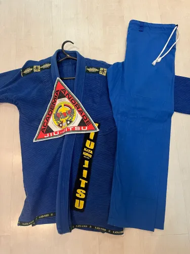 Quimono Jiu-Jitsu Azul + Faixas