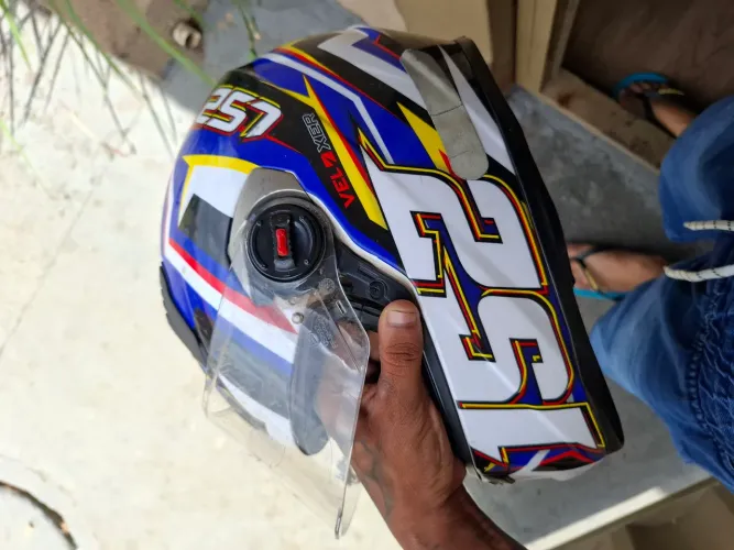 Capacete ls2 detalhe ta na foto conservadissimo 