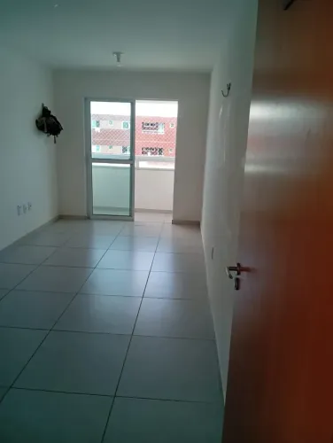 Apartamento com 02 quartos, sendo 01 suíte em Paratibe!