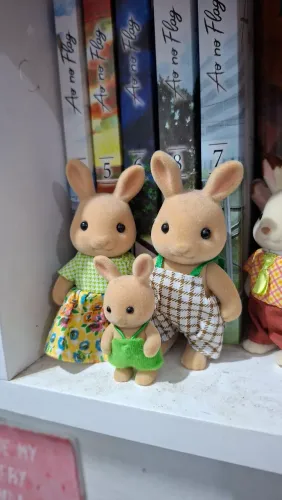 Sylvanian families/ Familia coelhos raio de sol e família gatos primavera