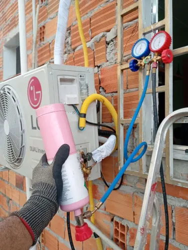 Seu ar condicionado parou de gelar?