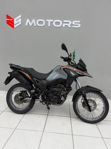 Oportunidade!!! XRE 190 2025 17.236 km apenas ESMOTORS