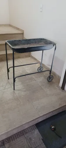 Churrasqueira grande com rodas.49,00