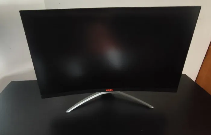 O Monitor Gamer AOC Agon 32" Curvo 165Hz