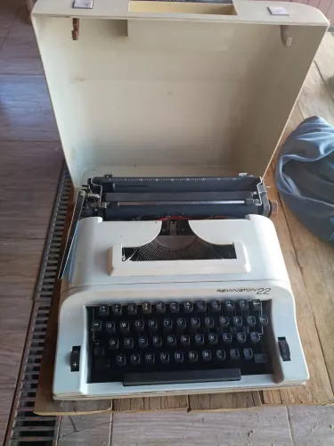 Máquina de escrever maleta